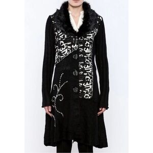 Keren Hart Sz M Long Duster Sweater Cardigan Black Faux Fur Collar NEW